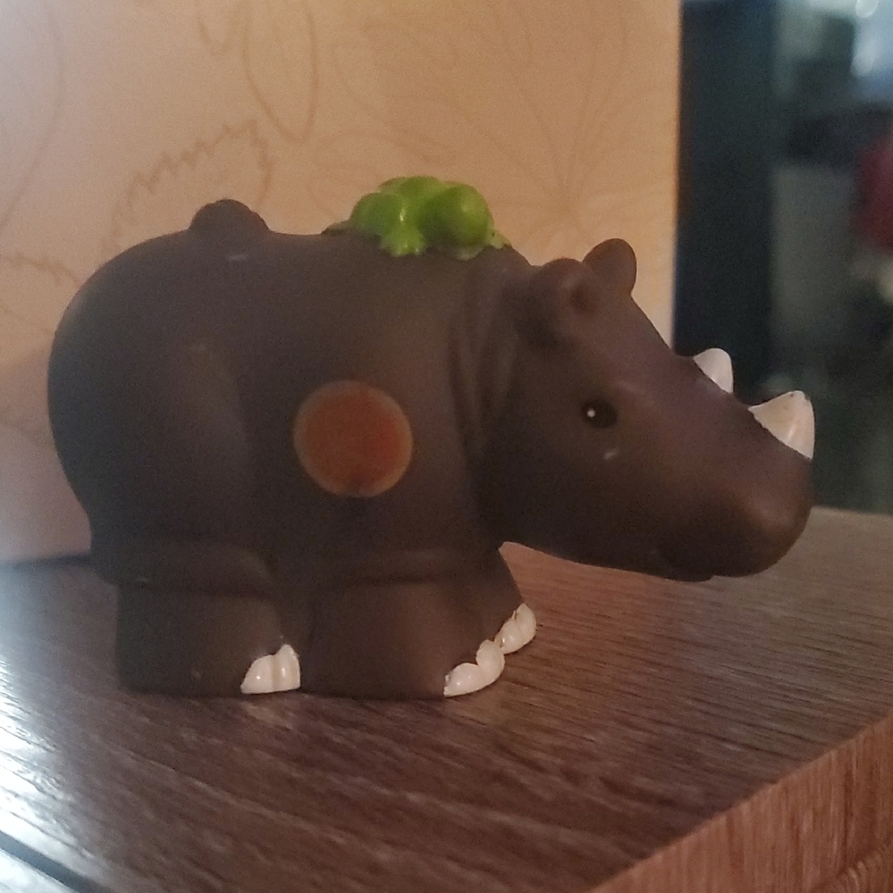 Fisher-Price Aphabet Zoo Brown Rhino Figurine with Green Frog - Picture 1 of 3